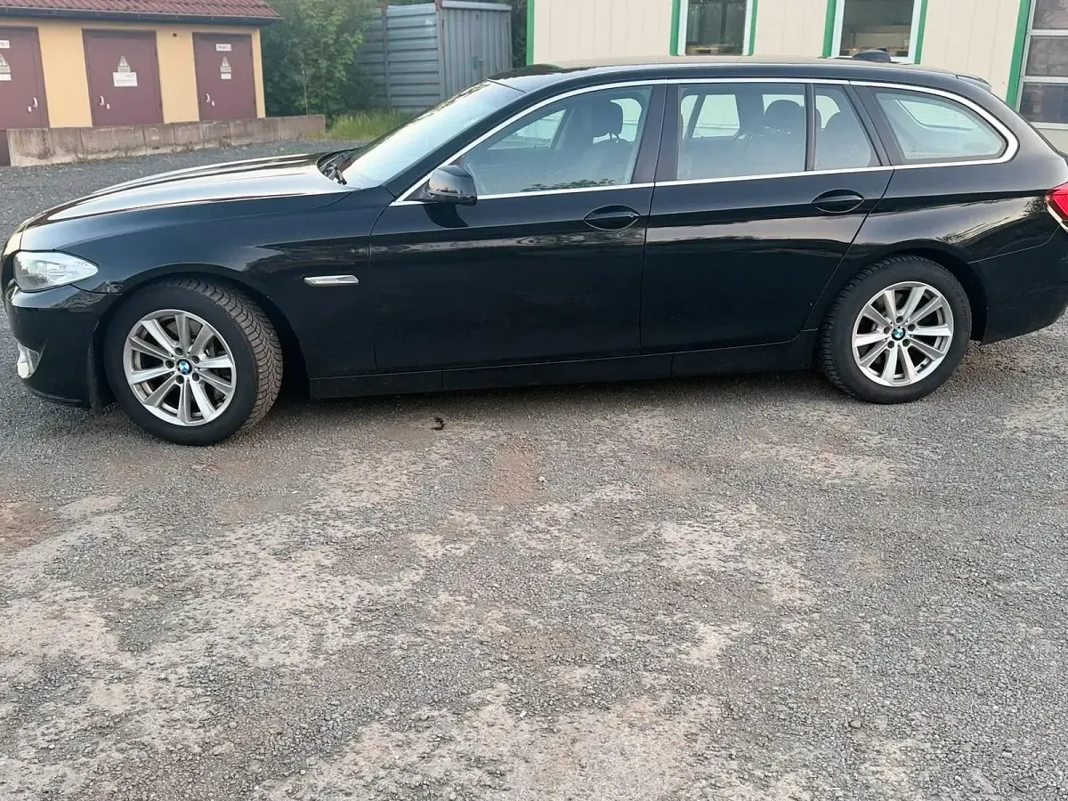 Gebraucht BMW 525 204 PS (150 kW) 2010 Schwarz Kombi
