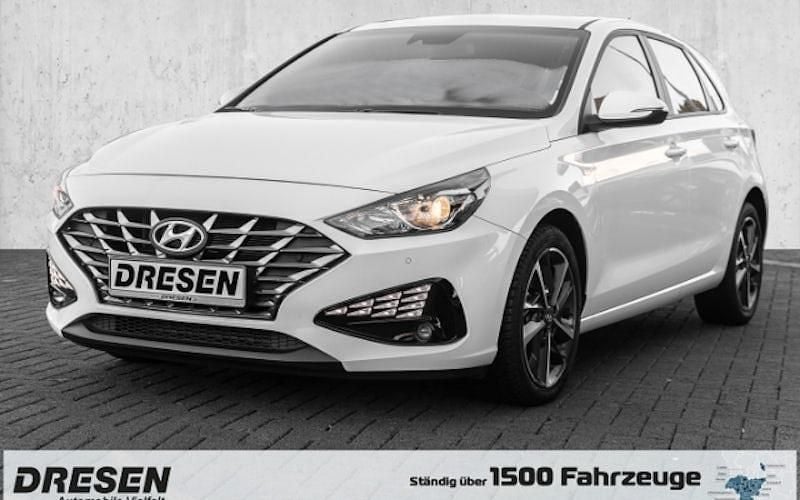 Atlas white uni Gebraucht 2023 Hyundai i30 Trend Kombi | 17.540 € (Fairer Preis) - Bild 1/4