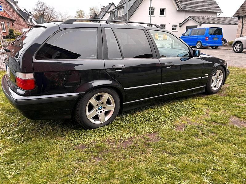 Gebraucht BMW 323 170 PS (125 kW) 1999 Schwarz Kombi