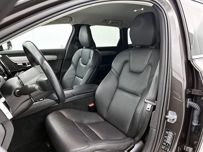 Gebraucht Volvo V90 Business Edition 390 PS (286 kW) 2021 Grau Kombi