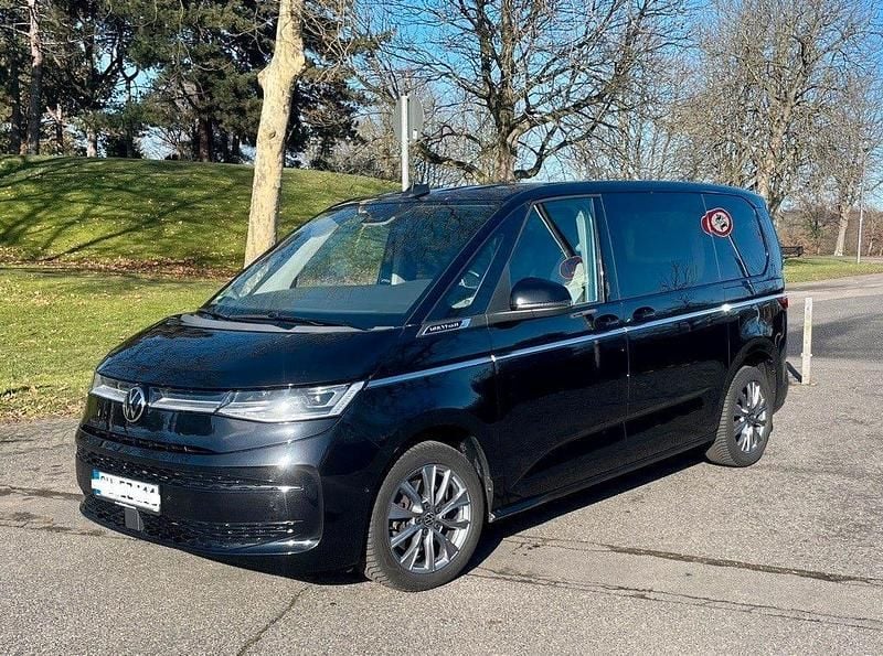 Gebraucht VW Multivan Style 150 PS (110 kW) 2023 Schwarz Van