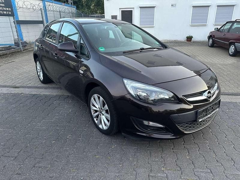 Braun Gebraucht 2013 Opel Astra Active Kleinwagen | 3.950 € (Guter Preis) - Bild 1/4