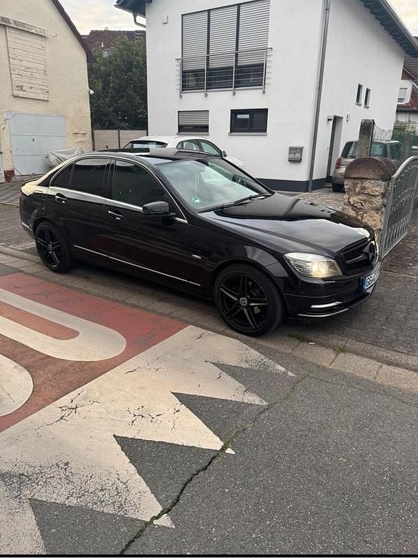 Gebraucht Mercedes C180 156 PS (114 kW) 2010 Schwarz Limousine