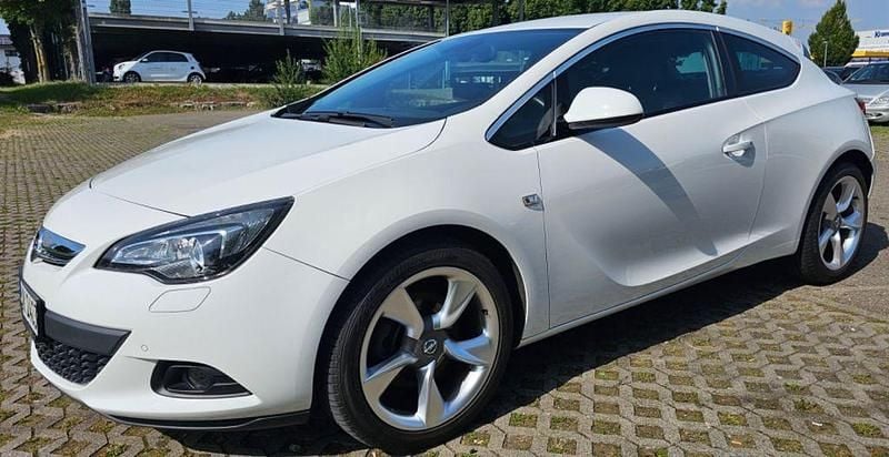 Weiß Gebraucht 2012 Opel Astra GTC Coupé | 9.000 € - Bild 1/4