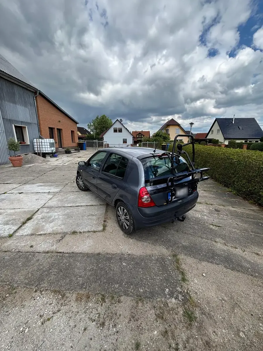 Gebraucht Renault Clio 75 PS (55 kW) 2006 Grau Kleinwagen