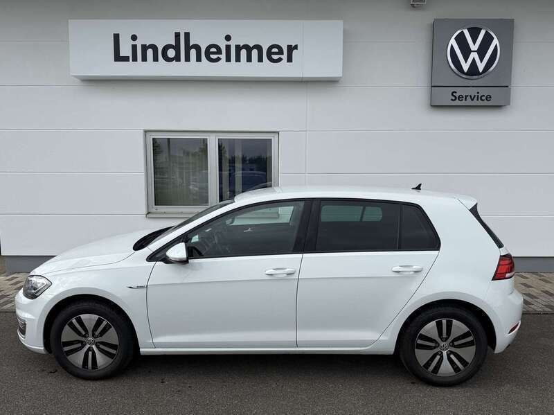 Pure white Gebraucht 2020 VW e-Golf Kleinwagen | 16.490 € (Fairer Preis) - Bild 1/4