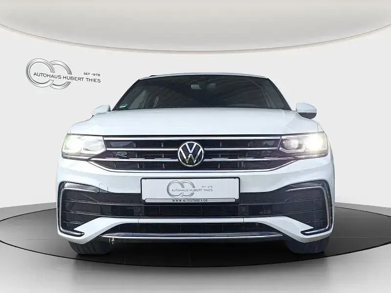Gebraucht VW Tiguan R-line 150 PS (110 kW) 2023 Weiß SUV