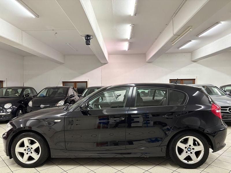 Gebraucht BMW 118 143 PS (105 kW) 2011 Schwarz Kleinwagen