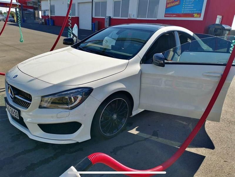 Gebraucht Mercedes CLA200 AMG line 156 PS (114 kW) 2016 Weiß Coupé