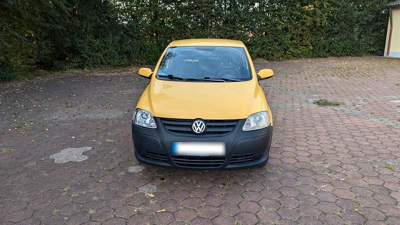 Gebraucht VW Fox 54 PS (39 kW) 2007 Gelb Kleinwagen