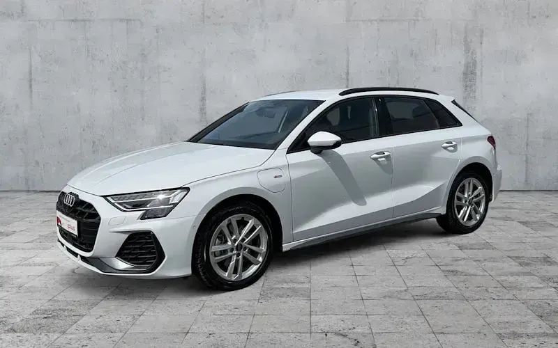 Używany Audi A3 S-Line 204 KM (150 kW) 2025 Biały Sedan/Limuzyna