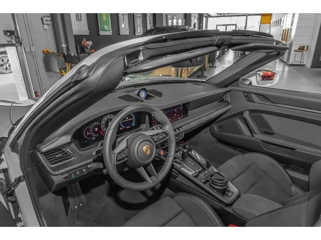 Gebraucht Porsche 911 Targa 4 541 PS (397 kW) 2025 Grau Cabrio