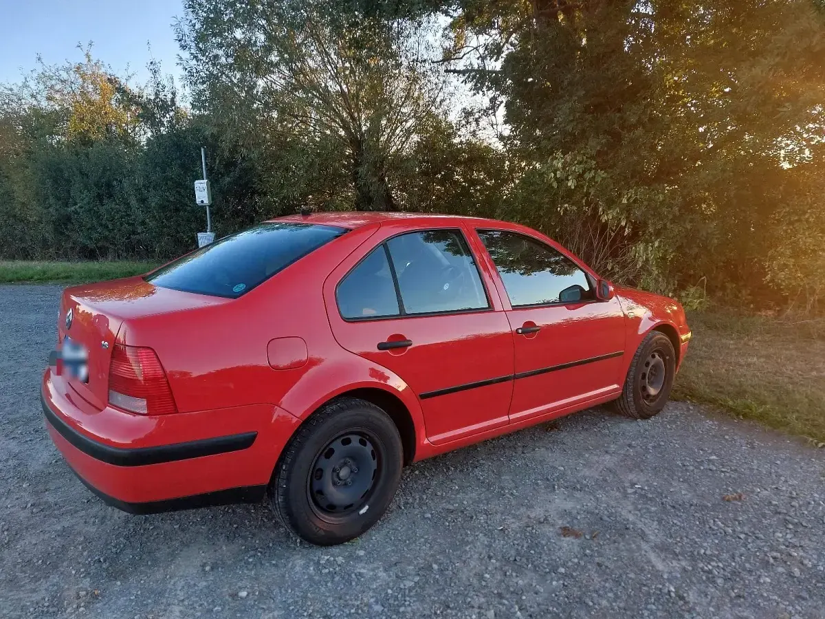 Brugt VW Bora 101 HK (74 kW) 1999 Rød Sedan