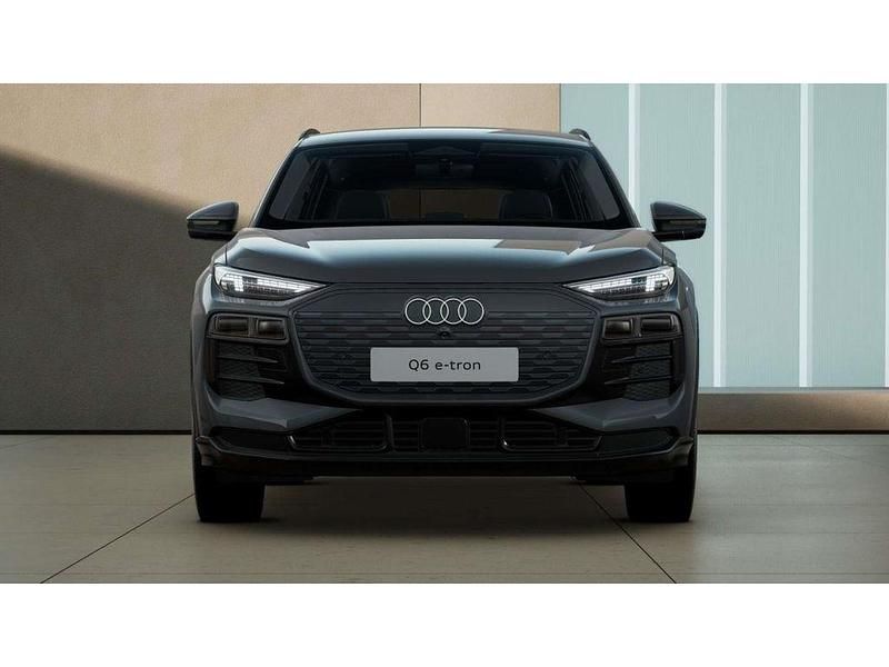 Gebraucht Audi Q6 e-tron Comfort 185 kW (252 PS) 2025 Grau SUV