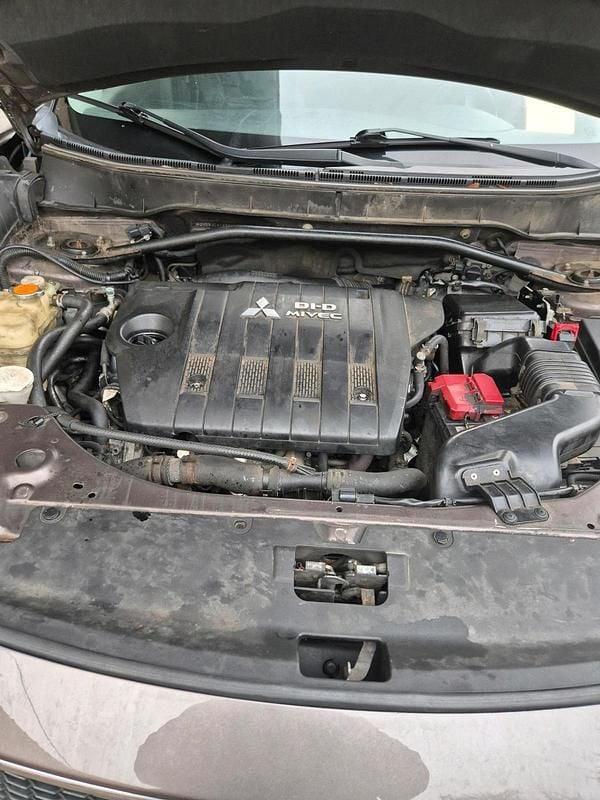 Gold Gebraucht 2011 Mitsubishi Outlander SUV | 3.650 € - Bild 1/4