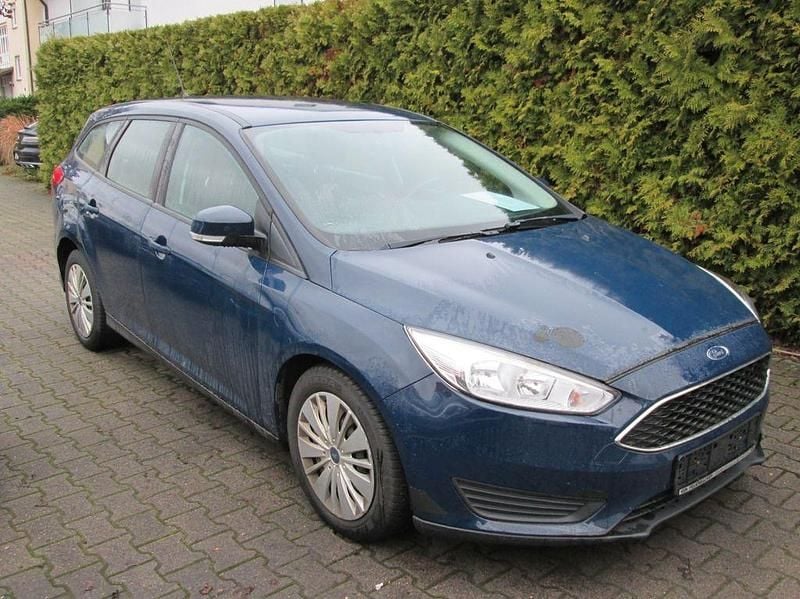Gebraucht Ford Focus Trend 120 PS (88 kW) 2015 Blau Kombi