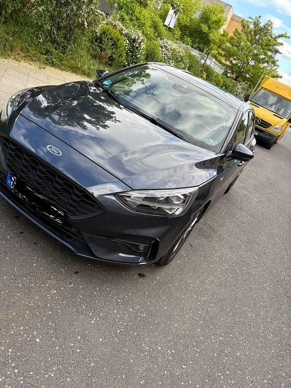 Gebraucht Ford Focus ST-Line 125 PS (91 kW) 2020 Blau Limousine
