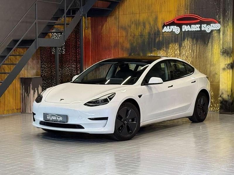Perlweiß Gebraucht 2023 Tesla Model 3 RWD Limousine | 27.900 € (Fairer Preis) - Bild 1/4