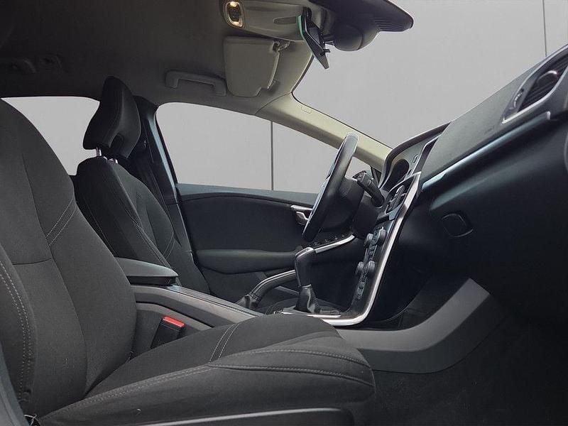 Gebraucht Volvo V40 You! 120 PS (88 kW) 2014 Schwarz Limousine