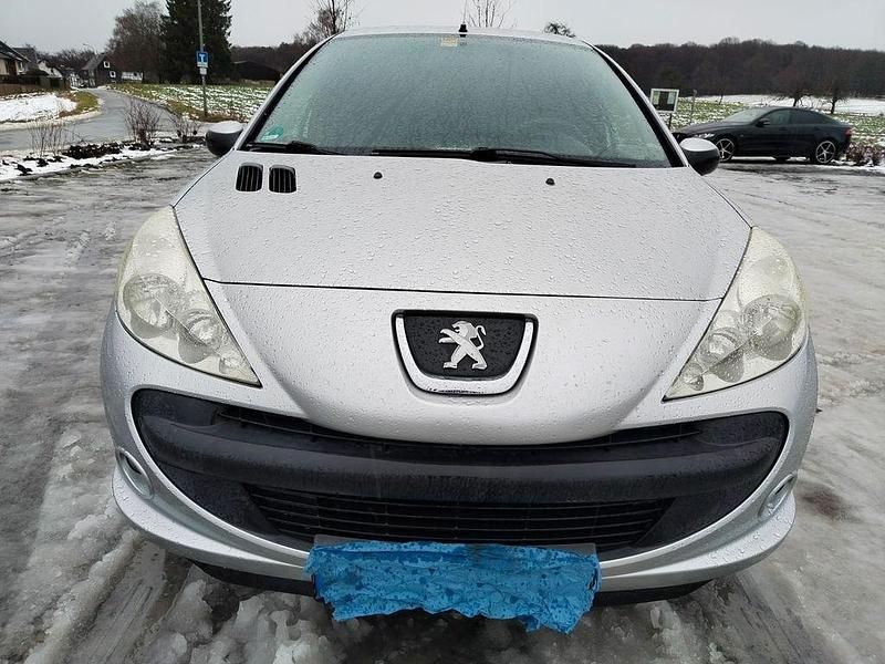 Gebraucht Peugeot 206+ 73 PS (53 kW) 2012 Grau Kleinwagen