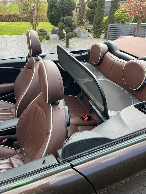 Gebraucht Mini Cooper Cabriolet 122 PS (89 kW) 2011 Braun Cabrio