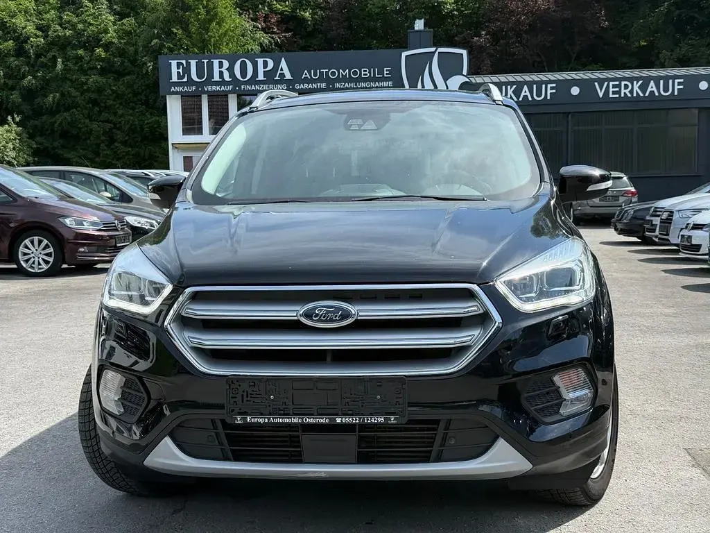Gebraucht Ford Kuga Titanium 179 PS (131 kW) 2019 Schwarz SUV