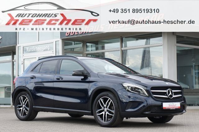 Blau Gebraucht 2017 Mercedes GLA200 Urban SUV | 18.980 € (Fairer Preis) - Bild 1/4