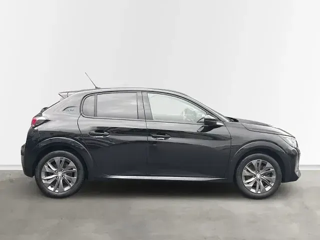 Gebraucht Peugeot e-208 Allure 100 kW (136 PS) 2021 Schwarz Kleinwagen