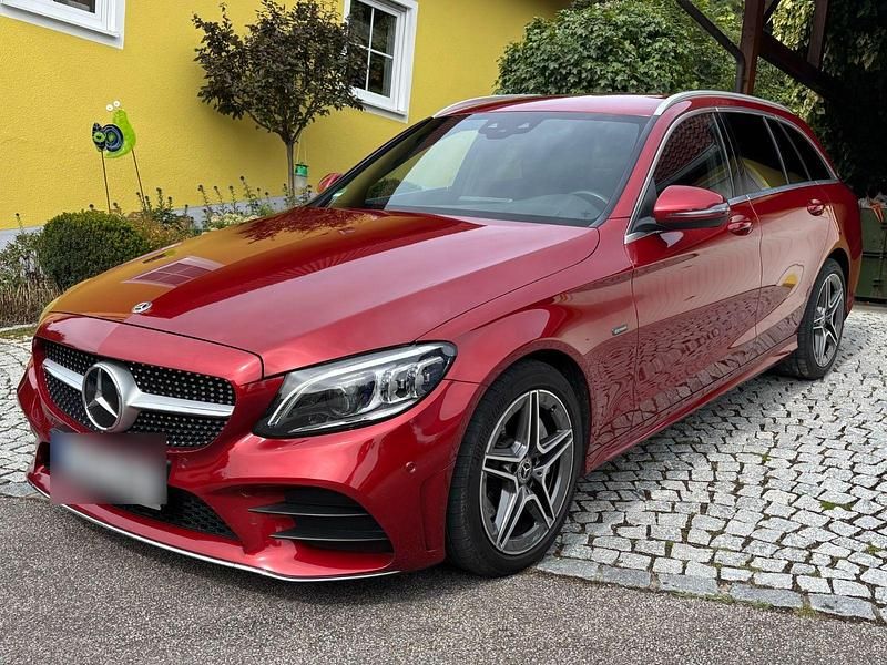 Rot Gebraucht 2020 Mercedes C300e AMG Kombi | 24.000 € (Fairer Preis) - Bild 1/4