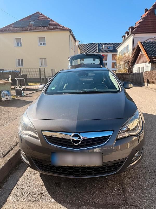 Gebraucht Opel Astra 150 PS (110 kW) 2010 Grau Limousine