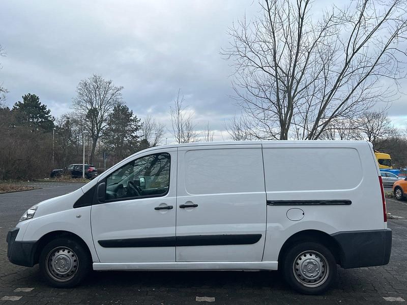 Gebraucht Toyota Proace 128 PS (94 kW) 2014 Weiß Van / Kleinbus
