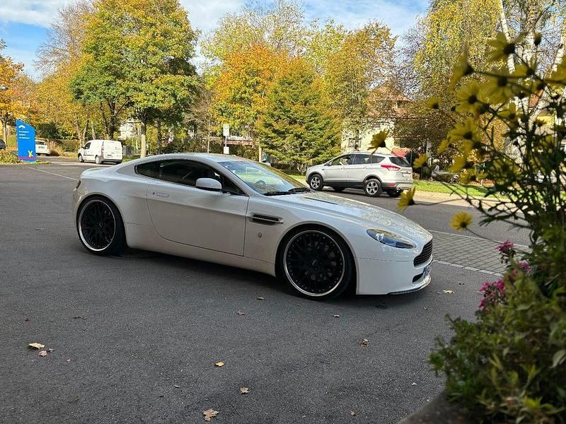 Gebraucht Aston Martin V8 Vantage 385 PS (283 kW) 2007 Weiß Coupé