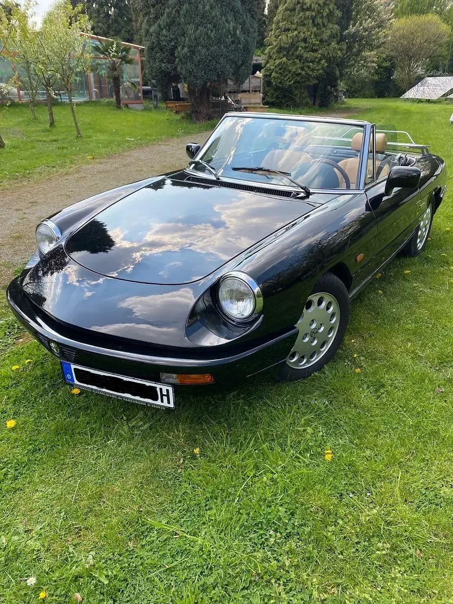 Gebraucht Alfa Romeo Spider 120 PS (88 kW) 1990 Schwarz Cabrio
