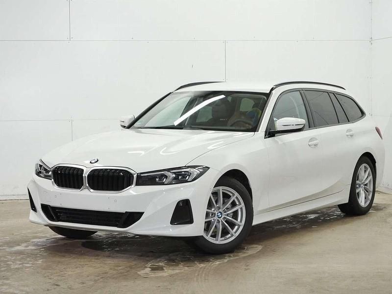 Alpinweiß uni Gebraucht 2025 BMW 318 Sport Line Kombi | 33.430 € (Fairer Preis) - Bild 1/3