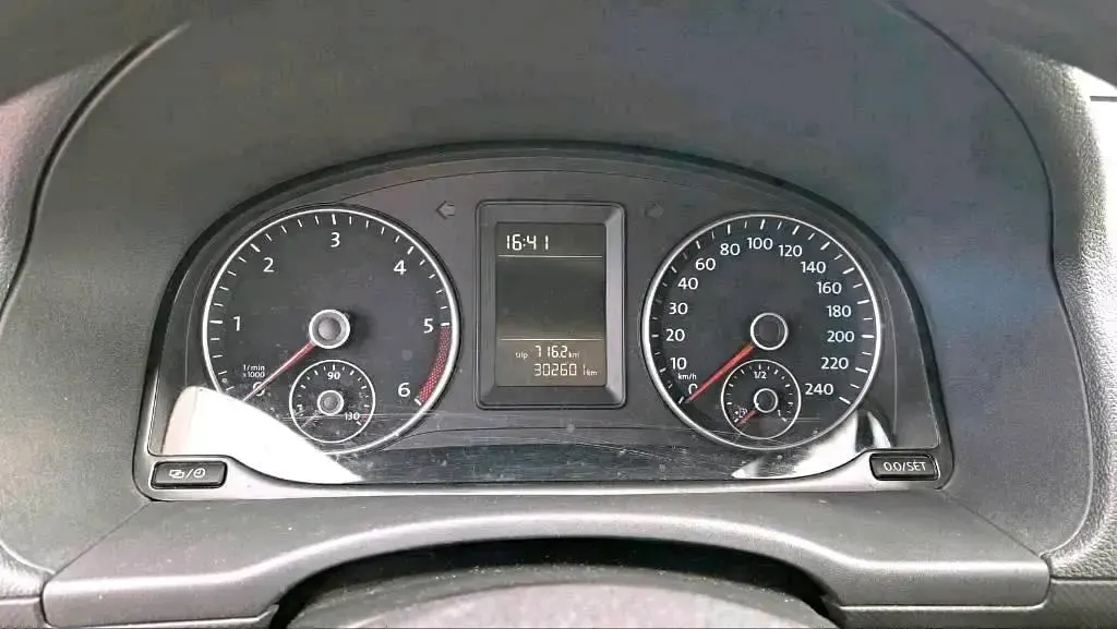 Używany VW Caddy 140 KM (102 kW) 2015 Niebieski Minivan