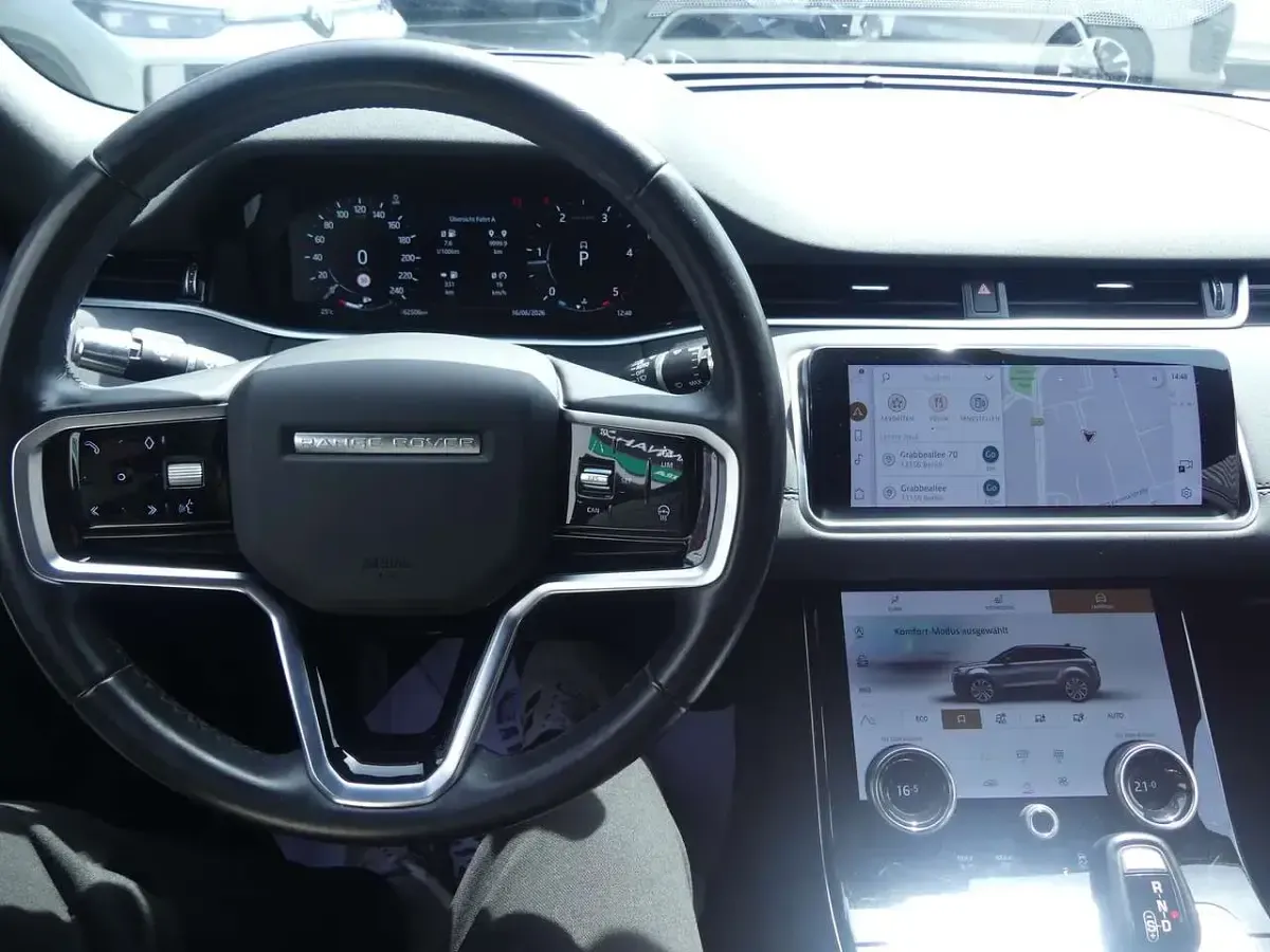 Gebraucht Land Rover Range Rover evoque Black Edition 204 PS (150 kW) 2022 Seoul pearl silver SUV