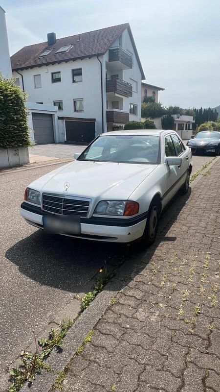Weiß Gebraucht 1998 Mercedes C180 Classic Limousine | 1.500 € (Superpreis) - Bild 1/4