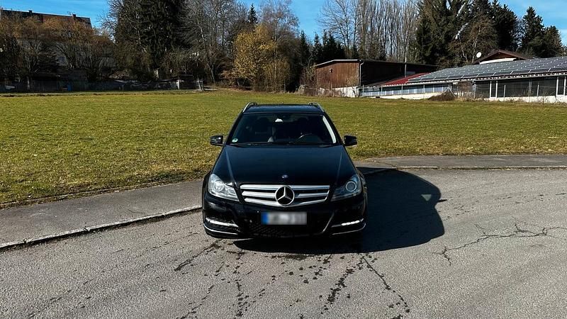 Gebraucht Mercedes 170 170 PS (125 kW) 2012 Schwarz Kombi