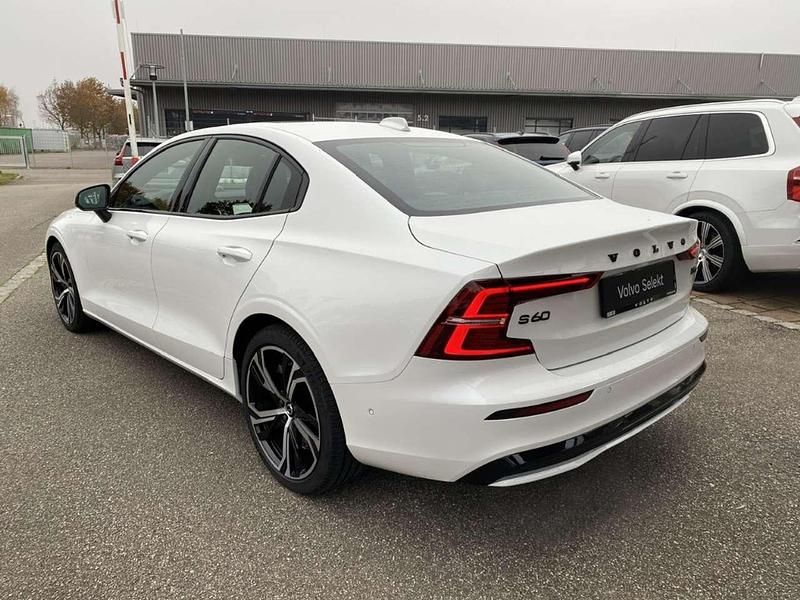 Gebraucht Volvo S60 Ultimate 250 PS (183 kW) 2023 Crystal white / metallic Limousine