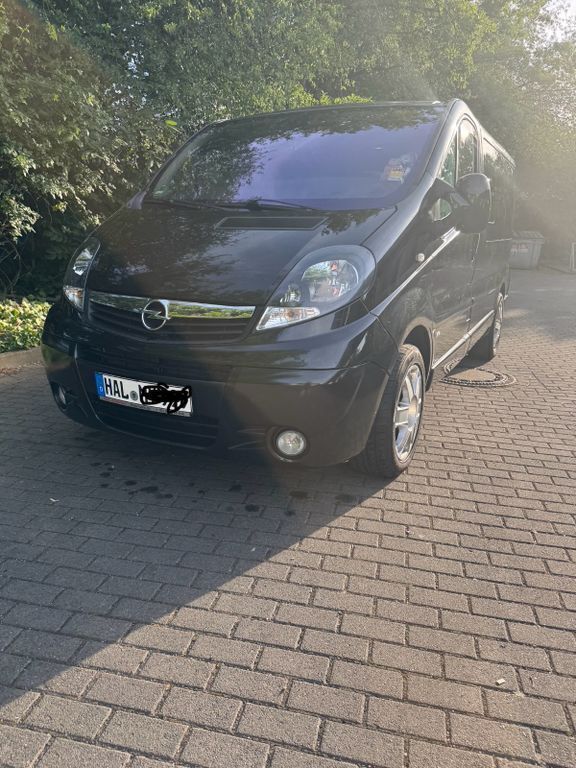 Schwarz Gebraucht 2008 Opel Vivaro Van | 11.900 € (Fairer Preis) - Bild 1/4