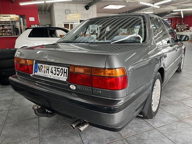 Gebraucht Honda Accord 133 PS (97 kW) 1990 Grau Limousine