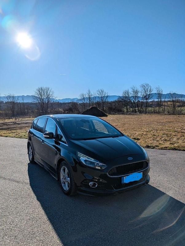 Gebraucht Ford S-MAX Titanium 209 PS (153 kW) 2017 Schwarz Van / Kleinbus