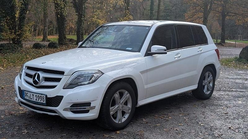 Weiß Gebraucht 2014 Mercedes GLK250 SUV | 15.500 € (Fairer Preis) - Bild 1/4