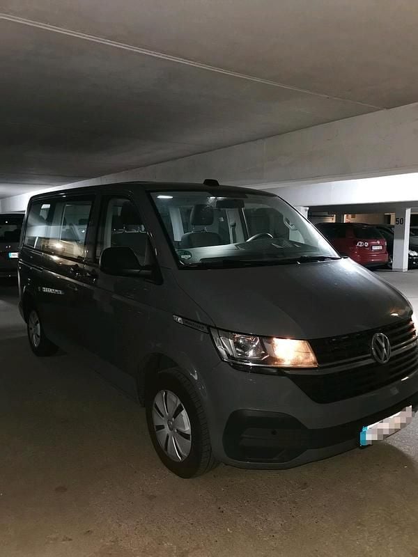 Grau Gebraucht 2021 VW Multivan Family Van | 38.500 € (Superpreis) - Bild 1/4