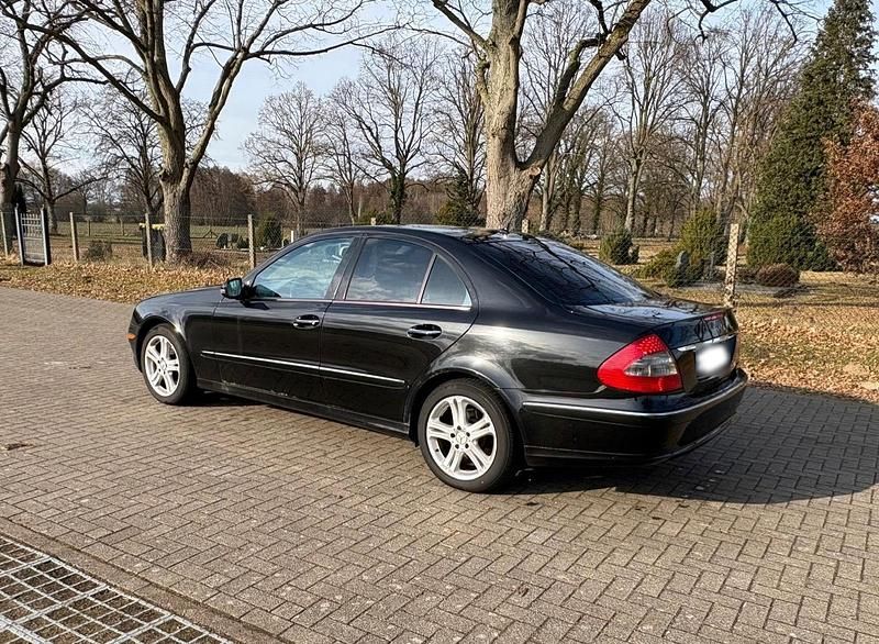 Gebraucht Mercedes E280 190 PS (139 kW) 2006 Schwarz Limousine