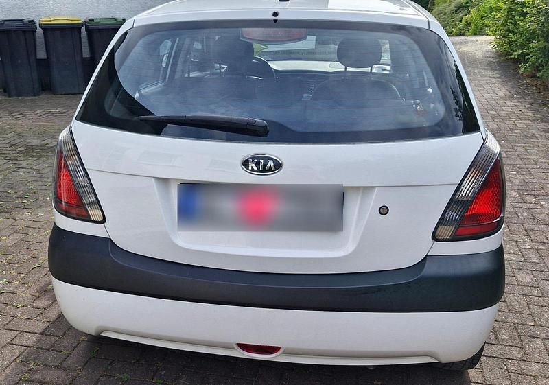 Second-hand Kia Rio 97 CP (71 kW) 2009 Alb Hatchback