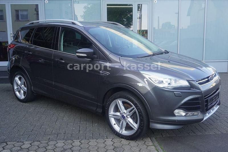Grau Gebraucht 2016 Ford Kuga Individual SUV | 13.990 € (Fairer Preis) - Bild 1/3