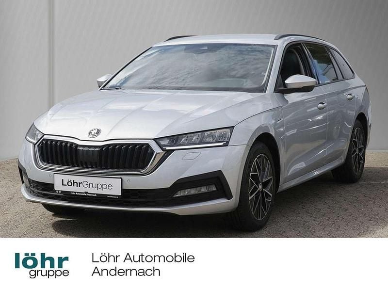 Brilliantsilber metallic Gebraucht 2022 Skoda Octavia Clever Kombi | 20.980 € (Guter Preis) - Bild 1/4