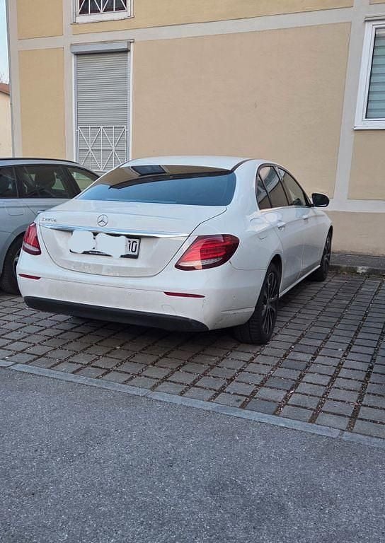 Second-hand Mercedes E220 194 CP (142 kW) 2016 Alb Berlinǎ