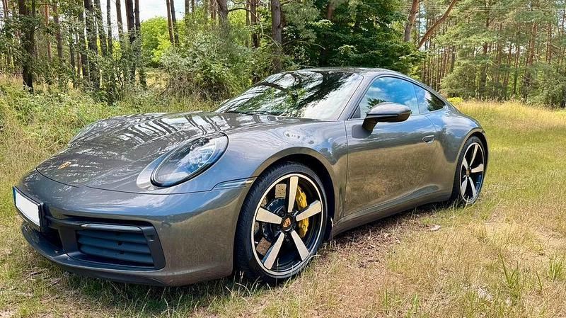 Grau Gebraucht 2019 Porsche 911 Carrera 4S Coupé | 104.990 € (Fairer Preis) - Bild 1/4